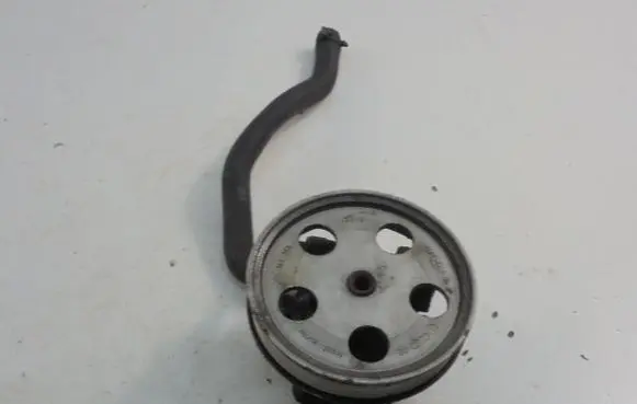 Audi A6 Allroad C5 Power steering pump 06B145255