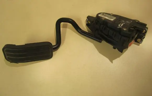 Volkswagen Sharan Accelerator throttle pedal 7M4721603B