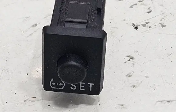 Toyota Prius (XW30) Other switches/knobs/shifts 15A257