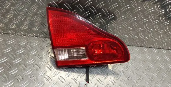 Toyota Avensis Verso Tailgate rear/tail lights