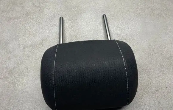 Opel Astra J Rear seat headrest 