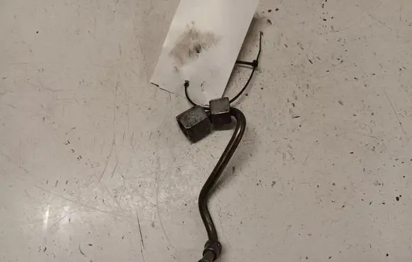 BMW 3 E90 E91 Fuel injector supply line/pipe