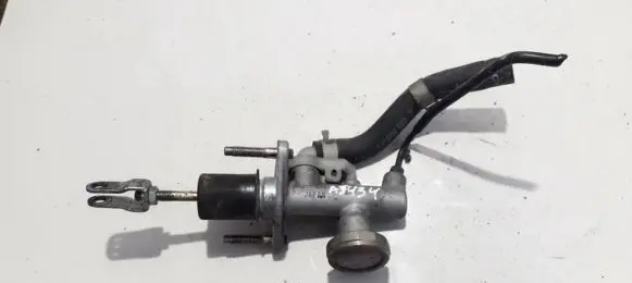 Nissan Almera N16 Clutch master cylinder