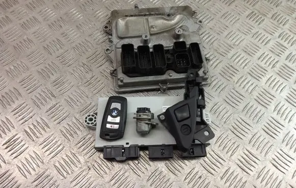 BMW 5 F10 F11 Engine control unit/module 8606309