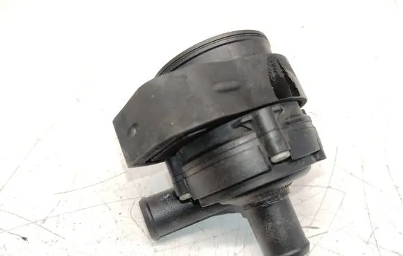 Mercedes-Benz C W205 Electric auxiliary coolant/water pump A2048350364 0392023024