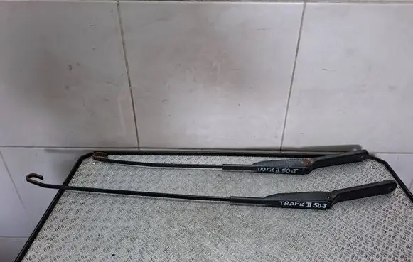 Renault Trafic II (X83) Front wiper blade arm