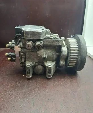 Audi A6 S6 C5 4B Fuel injection high pressure pump 059130106M 0470506037
