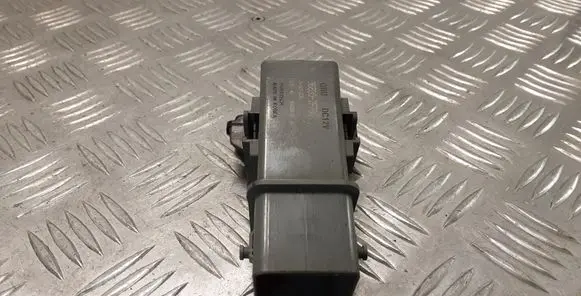 KIA Sportage Glow plug pre-heat relay 368302F760