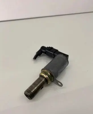 Volkswagen Golf V Camshaft vanos timing valve 03C906455