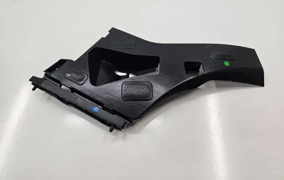 Mercedes-Benz A W176 Front bumper mounting bracket A1768850163
