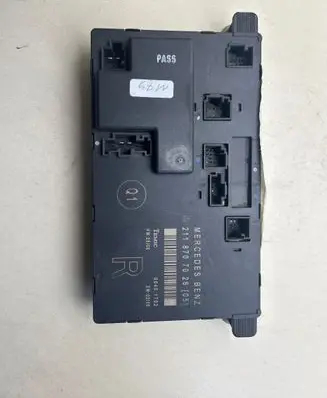 Mercedes-Benz E W211 Door control unit/module 2118707026 00401702
