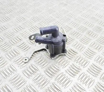 Volvo XC40 Electric auxiliary coolant/water pump 32252179 32222617
