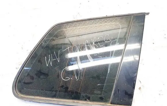 Volkswagen Touareg I Rear side window dot27m24100as2