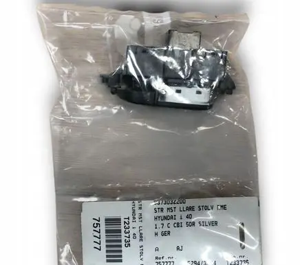 Hyundai i40 Seat heating switch 937303Z200