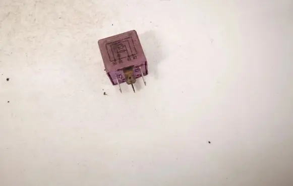 Volkswagen PASSAT B5.5 Other relay 431951253G V23134B52X372