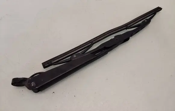 Ford Focus Rear wiper blade arm