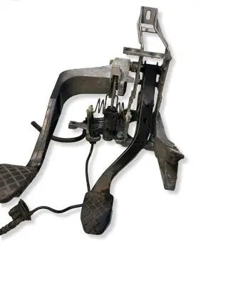 Audi A6 S6 C5 4B Brake pedal 8D1721117N