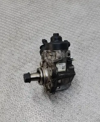 Hyundai Tucson TL Fuel injection high pressure pump 331002F600 0445010598