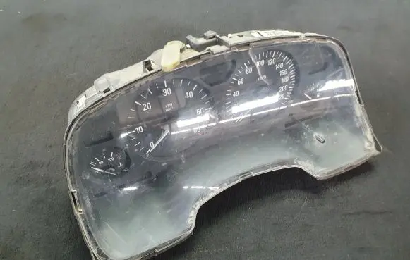 Opel Zafira A Speedometer (instrument cluster) 24461749JB