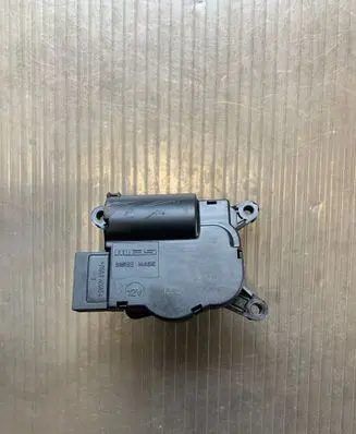 Porsche Cayenne (9PA) Air flap motor/actuator 52411483R01 070305D05 3093694