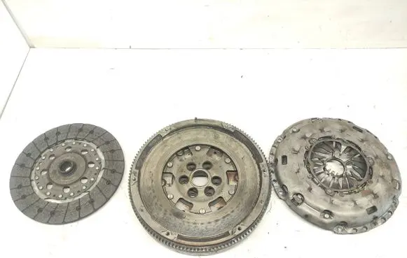 Mitsubishi Grandis Pressure plate 124048810 2300A005