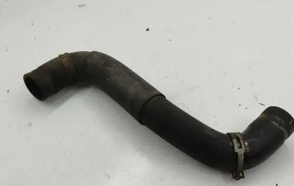 Subaru Legacy Engine coolant pipe/hose