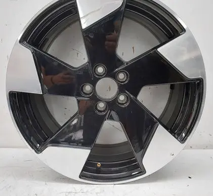 Volvo EX30 R19 alloy rim 80000286