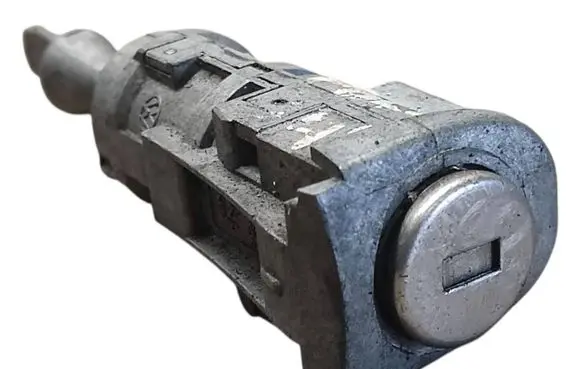 Volkswagen Polo V 6R Front door lock (next to the handle) 6C0837167A 6C0837168A