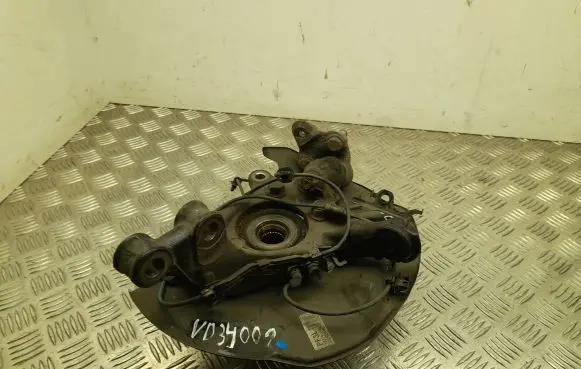 Toyota Prius (XW50) Front wheel hub