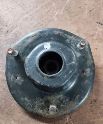 Lexus RX 300 Coil spring mount 