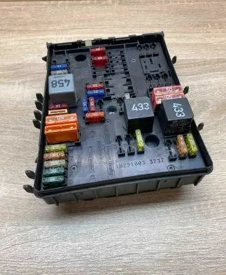 Volkswagen Touran I Fuse module 1K0937124H 0346286758E