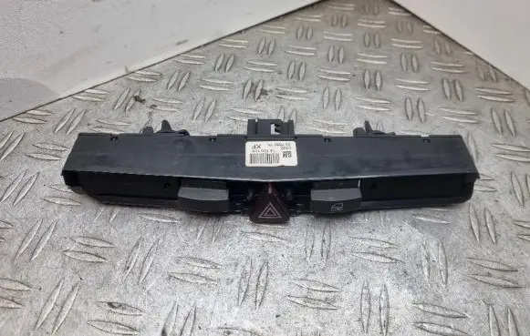 Opel Astra H Hazard light switch 13100105 03758075