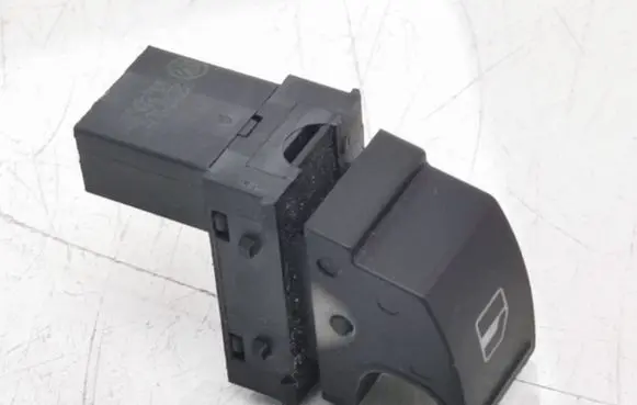 Volkswagen PASSAT B6 Electric window control switch