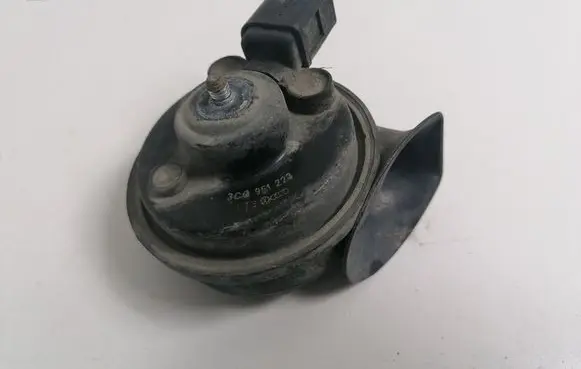 Volkswagen PASSAT B6 Horn signal 3C0951223