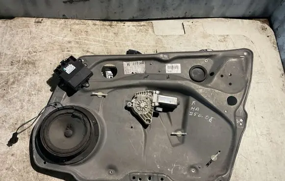 Mercedes-Benz B W245 Front window lifting mechanism without motor A1697200279 996105103