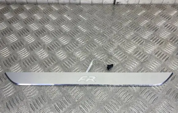 Seat Leon IV Front sill (body part) 5FA947417A 1908670 CD27322