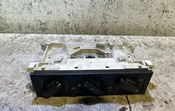 Mitsubishi Space Wagon Climate control unit MR398658 031104