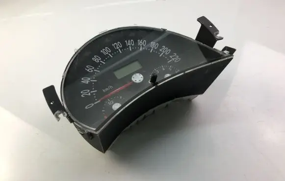 Volkswagen New Beetle Speedometer (instrument cluster) 1C0920200C