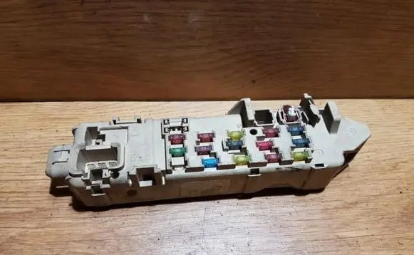 Volkswagen Polo III 6N 6N2 6NF Fuse box set 7g040420