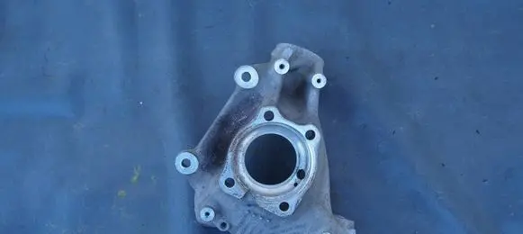 BMW 4 G22 G23 G24 G26 Front wheel hub 6893260