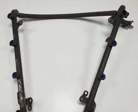 Jaguar S-Type Fuel main line pipe