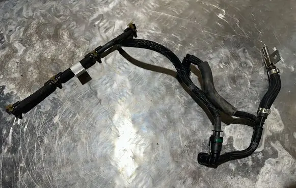 Peugeot 308 Fuel return line/hose 9824723180