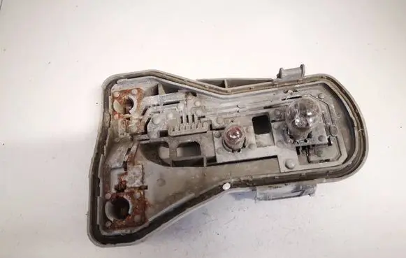 Volkswagen Polo IV 9N3 Tail light bulb cover holder 6q6945257f