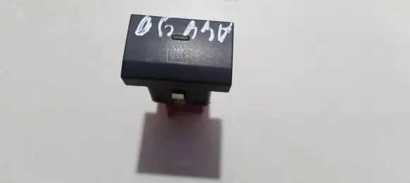 Volkswagen Cross Polo Windscreen/window heater switch 6r0959621