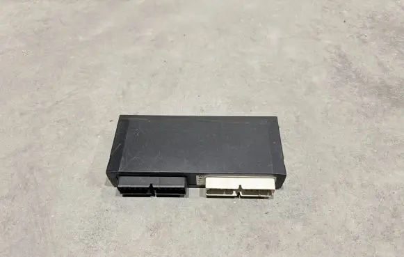 BMW 5 E34 Comfort/convenience module 61351379741 1378904
