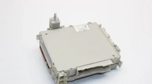 Lexus GS 300 350 430 450H Fuse module 8267030250