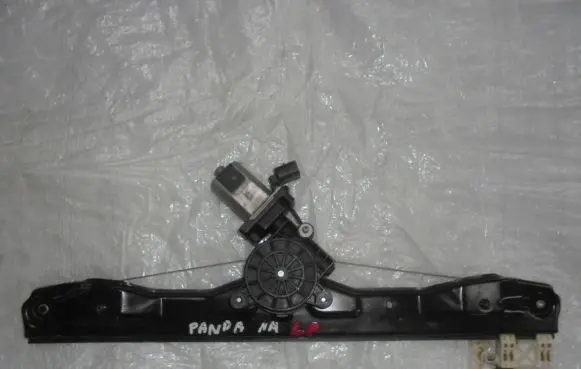 Fiat 500L Front door window regulator with motor