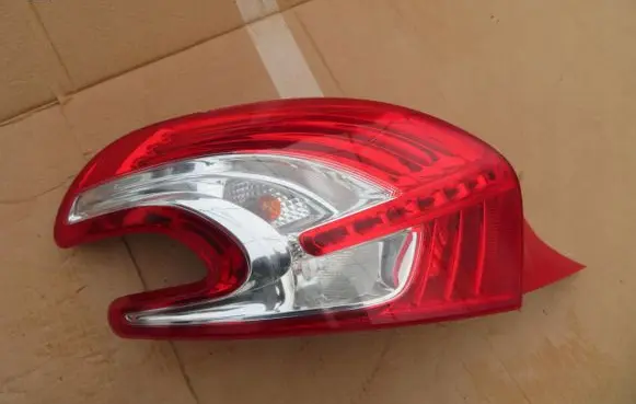 Peugeot 208 Rear/tail lights 9672628280