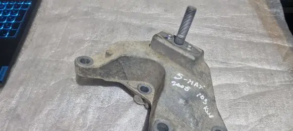 Ford S-MAX Gearbox mounting bracket 6G917M125NA