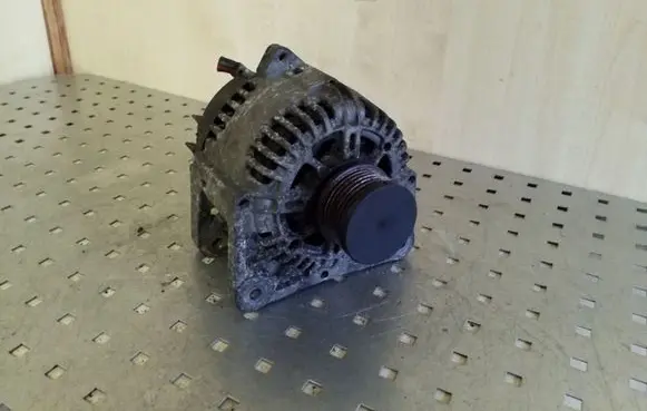 Nissan Note (E11) Generator/alternator 8200323126 2542855B TG11C027
